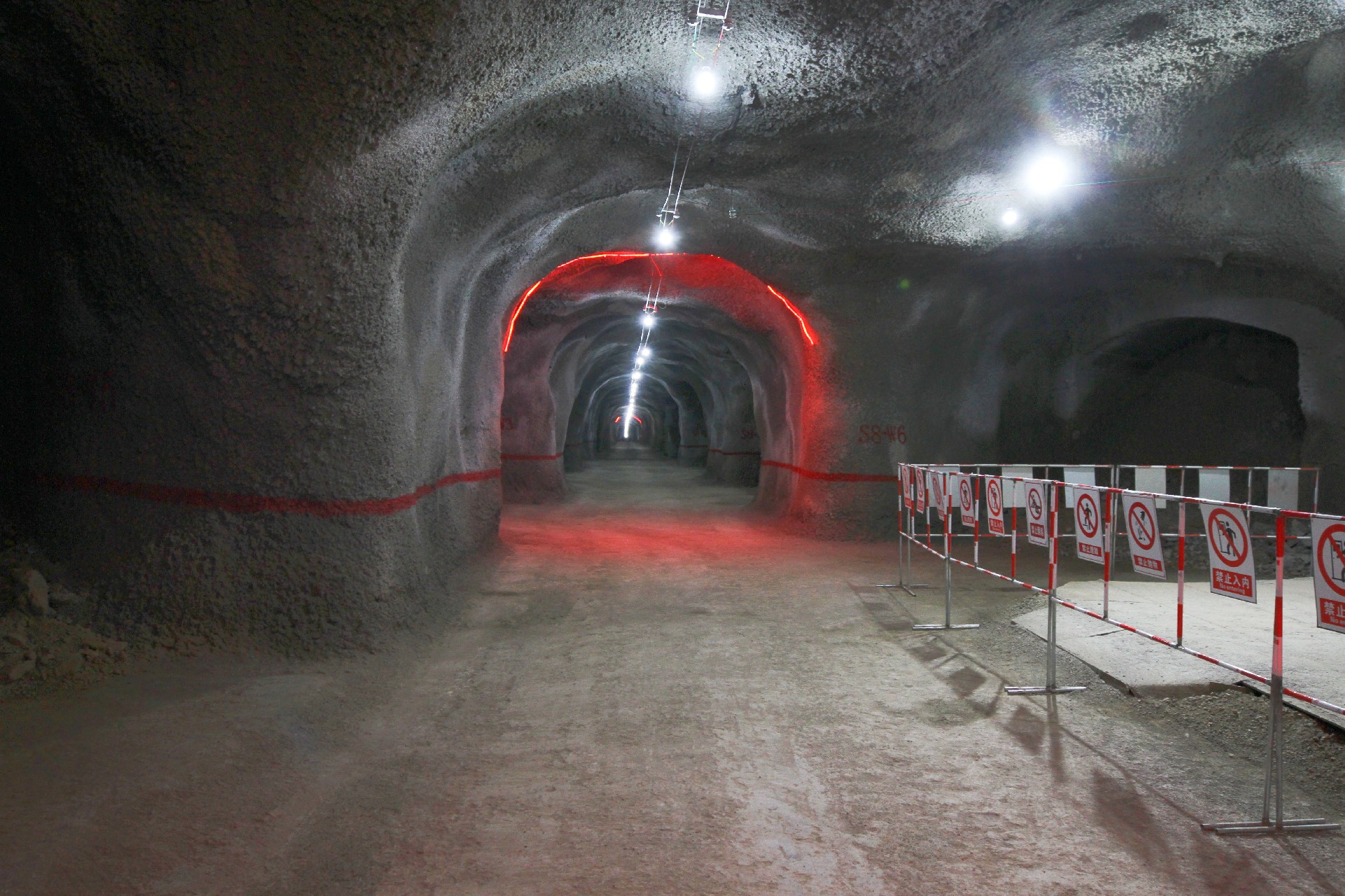 1640934345725701.jpg 封面_副本.jpg