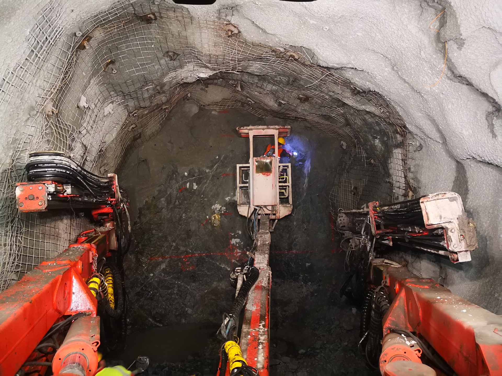 1644217768582508.jpg 贯通钱装药.jpg